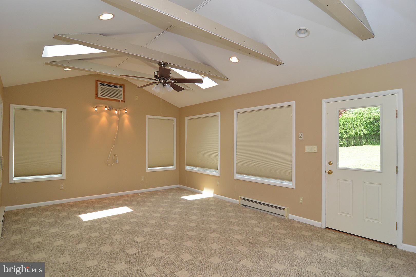 971 Lincoln Road Birdsboro, PA 19508 - Photo 25 of 38 Sun Room