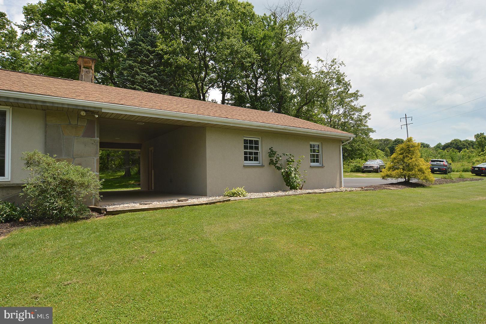 971 Lincoln Road Birdsboro, PA 19508 - Photo 33 of 38 Breezeway