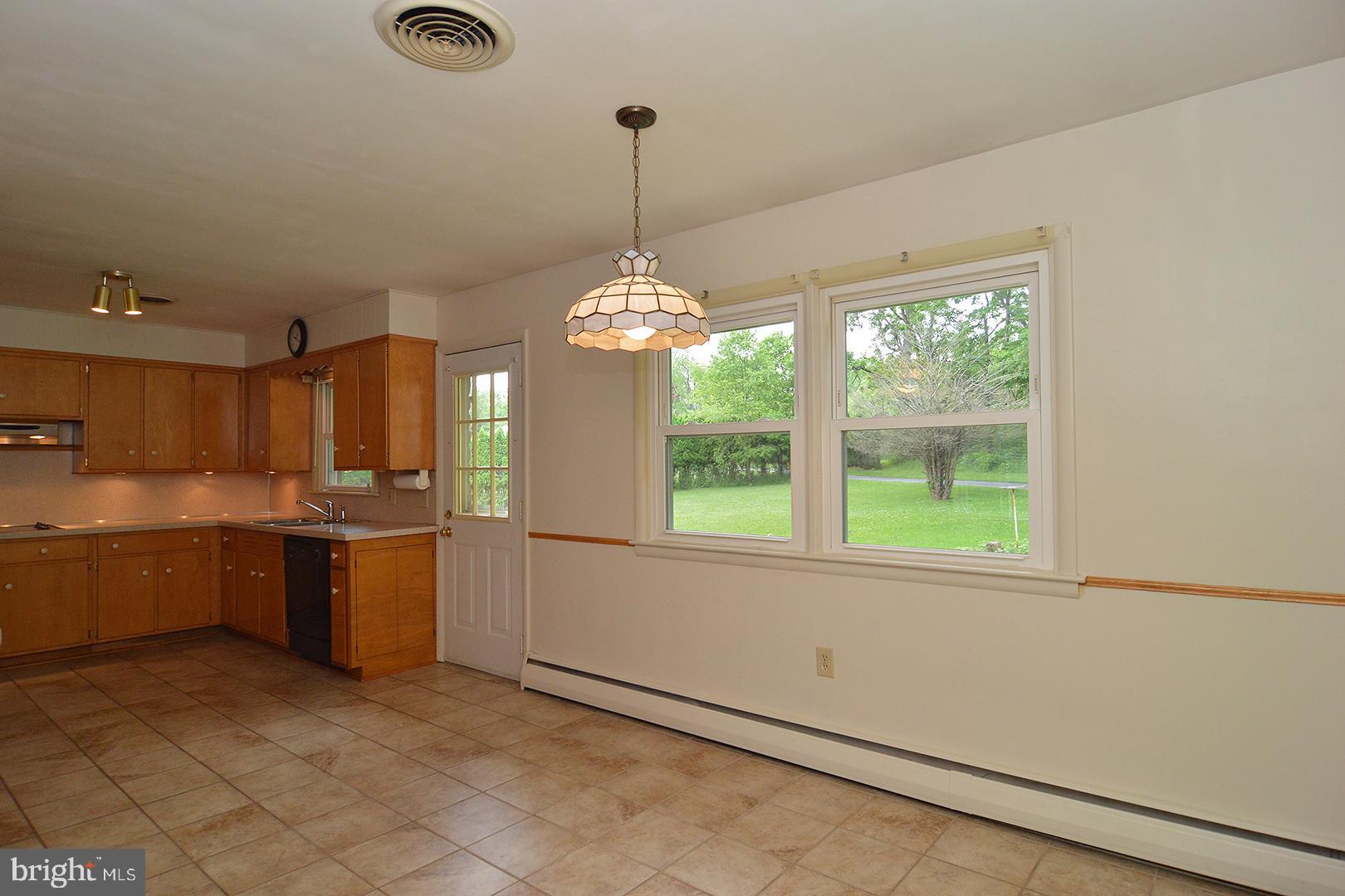 971 Lincoln Road Birdsboro, PA 19508 - Photo 8 of 38 Kitchen