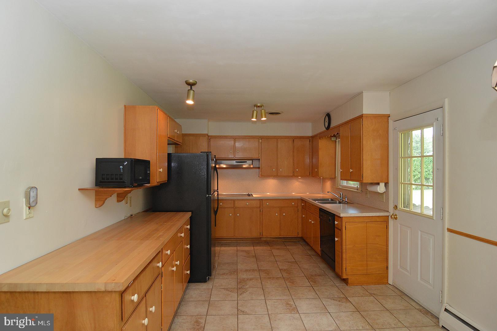 971 Lincoln Road Birdsboro, PA 19508 - Photo 10 of 38 Kitchen