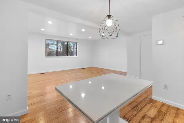 a view of livingroom and kitchen