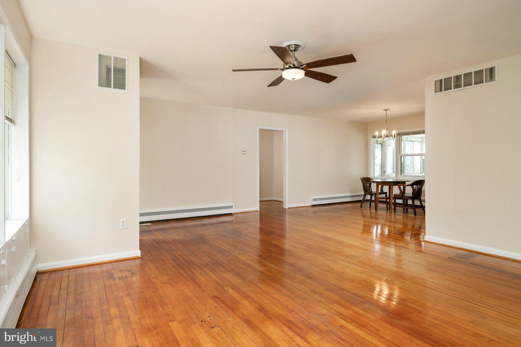 3 Sheridan Road Arnold, MD 21012 - Photo 27 of 61 3 Living Room
