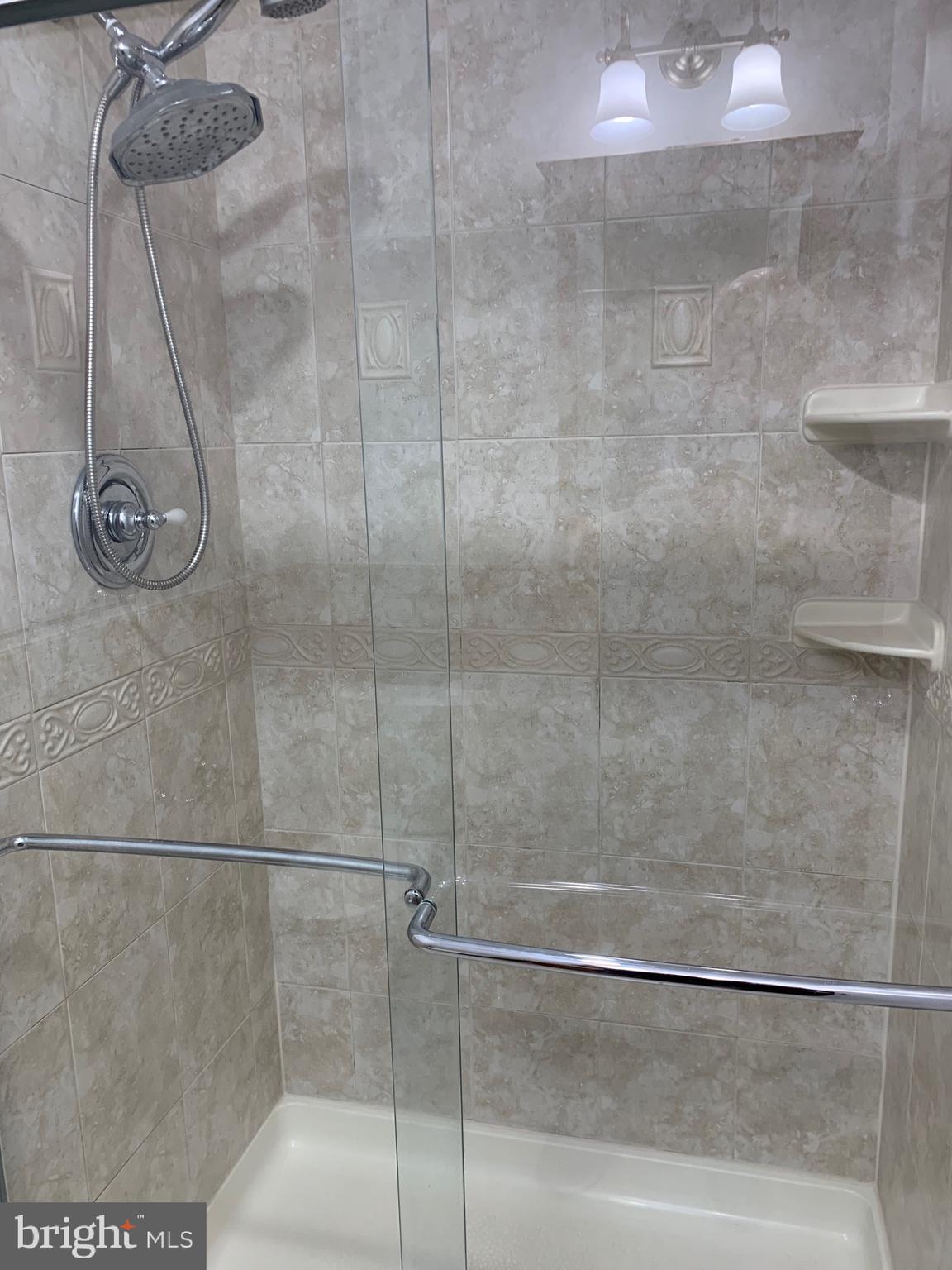 54302 Delaire Landing Road, Unit 302 Philadelphia, PA 19114 - Photo 15 of 34 Main Bathroom