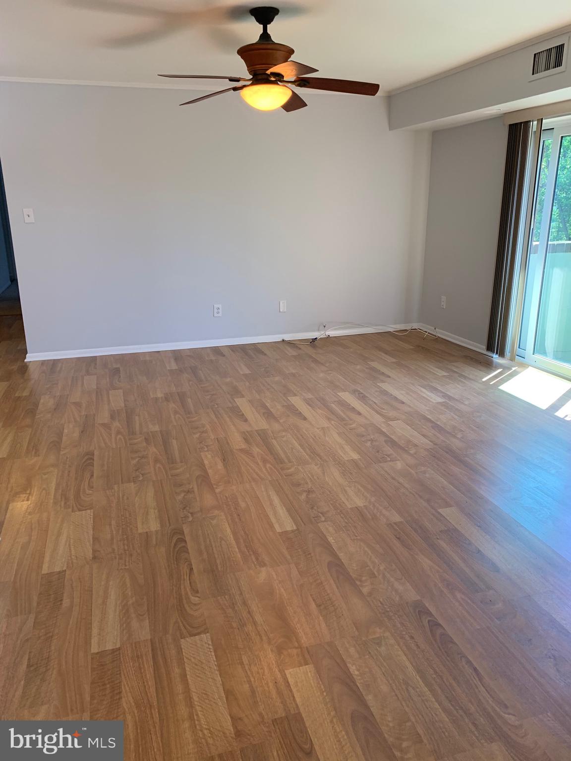 54302 Delaire Landing Road, Unit 302 Philadelphia, PA 19114 - Photo 17 of 34 Living Room