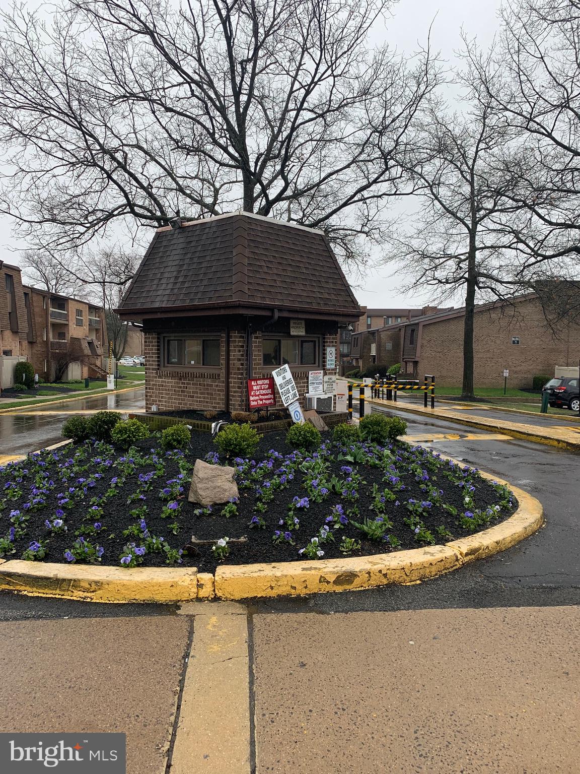 54302 Delaire Landing Road, Unit 302 Philadelphia, PA 19114 - Photo 2 of 34 Delaire Landing Gatehouse Security Entrance