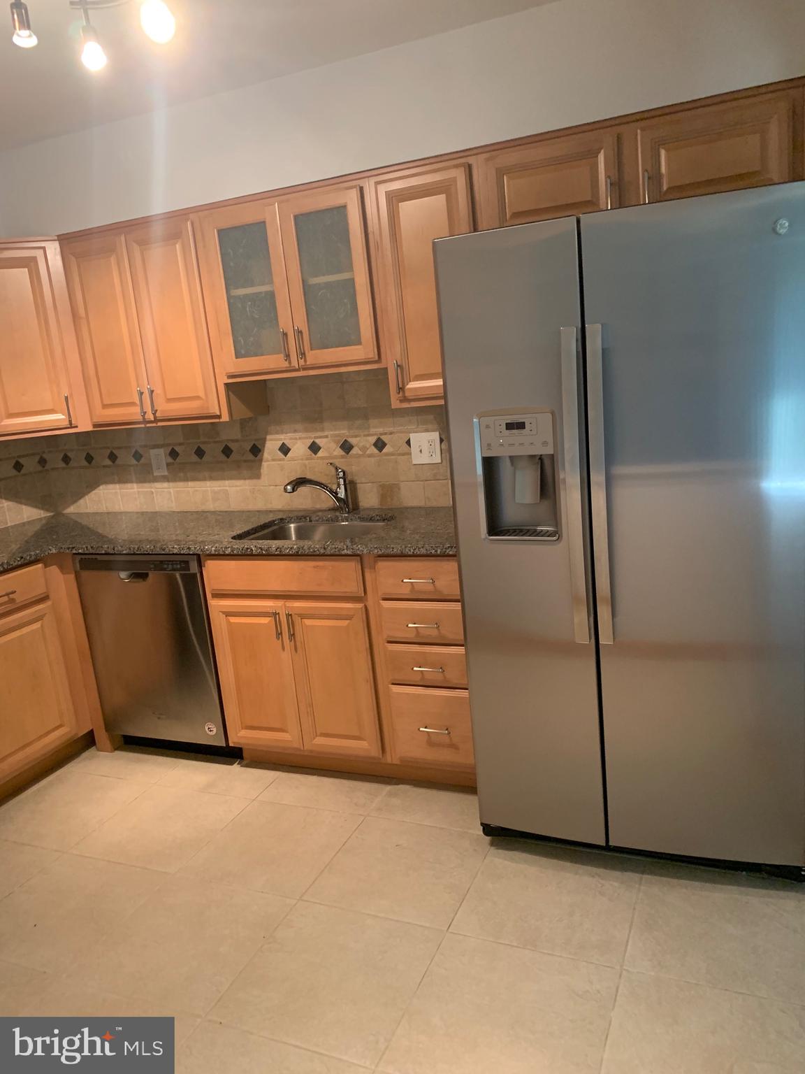 54302 Delaire Landing Road, Unit 302 Philadelphia, PA 19114 - Photo 6 of 34 Kitchen