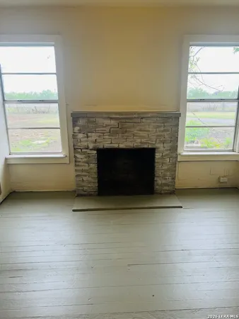$900 | 2974 State Highway 55, Uvalde, TX 78801