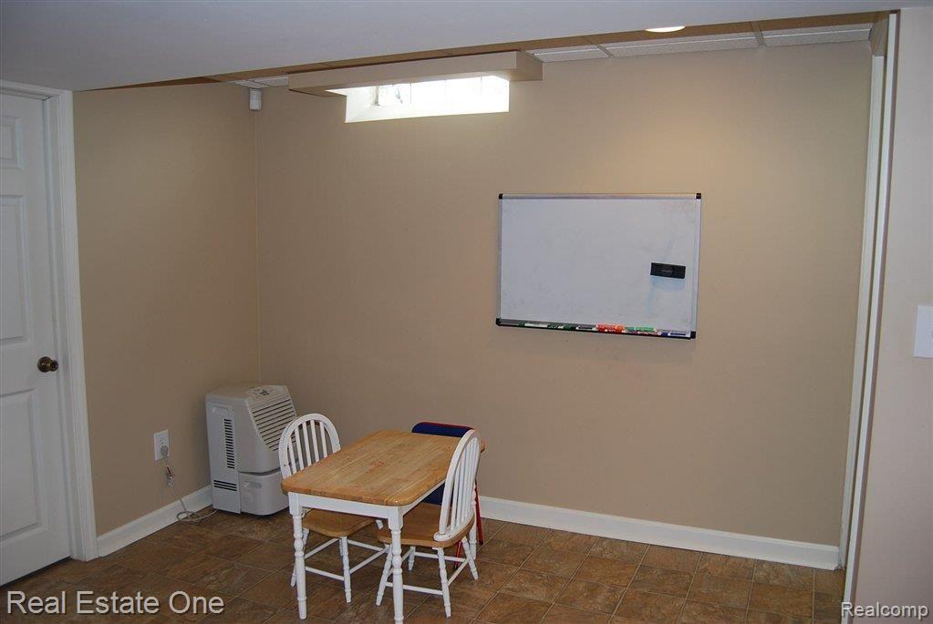 203 Thalia Avenue Rochester, MI 48307 - Photo 19 of 23 Lower Level #3
