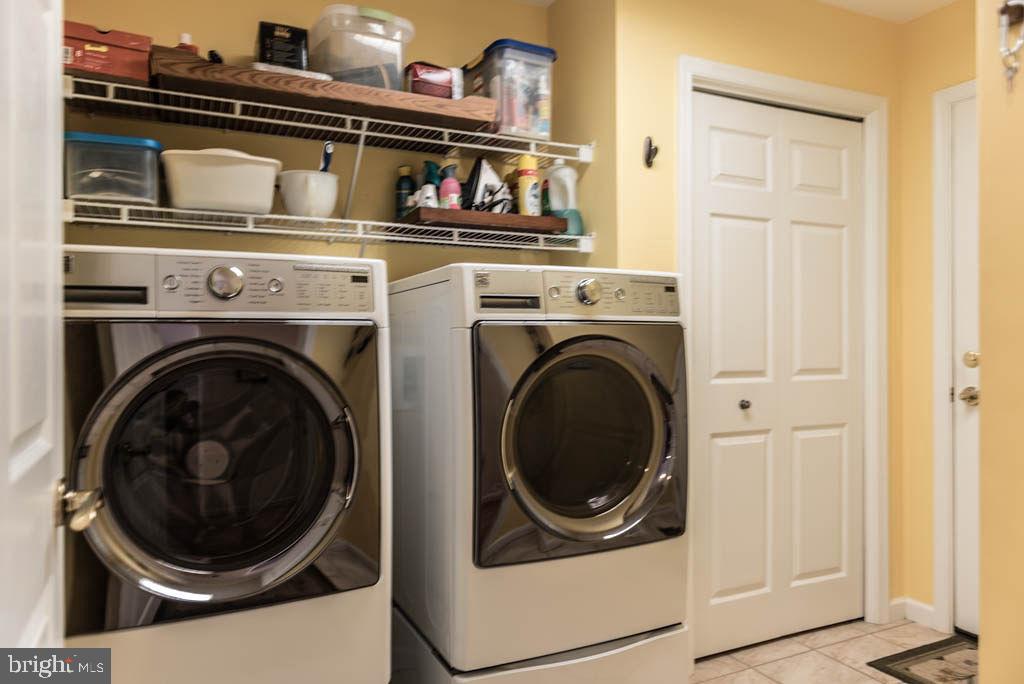 18 Brookside Road Berlin, MD 21811 - Photo 21 of 48 a utility room with dryer and washer