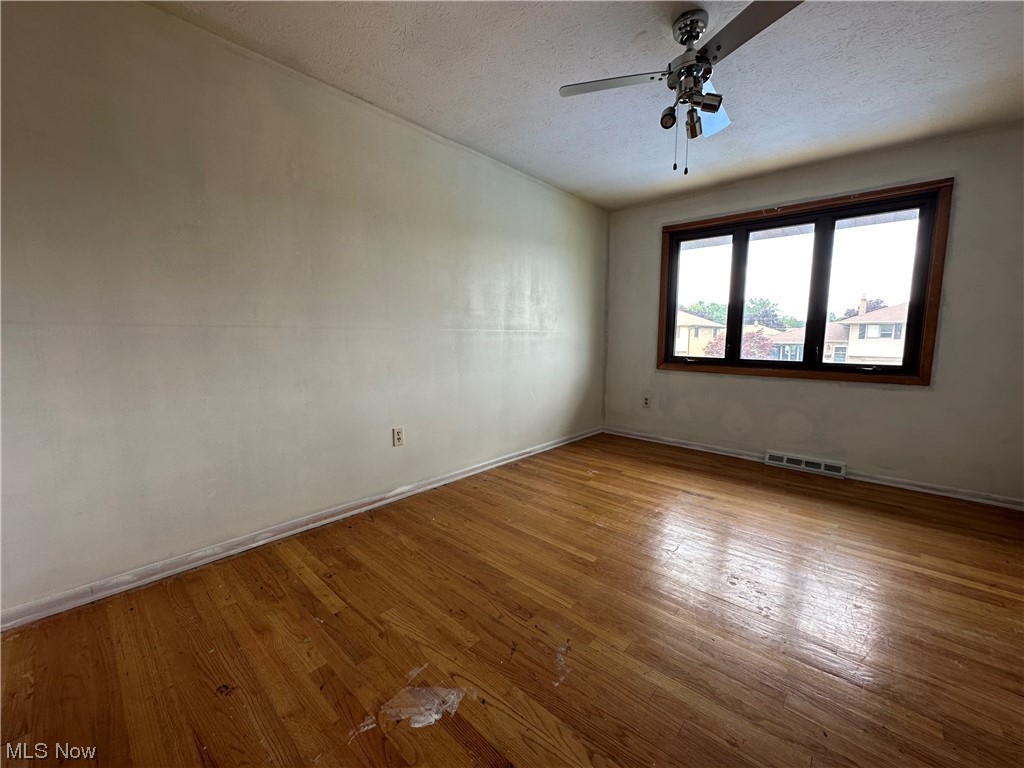 4757 Roadoan Road Cleveland, OH 44144 - Photo 7 of 12 Gallery Image 7
