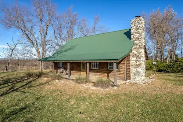 $285,000 | 18200 14th Road Southeast, Dearborn, MO 64439