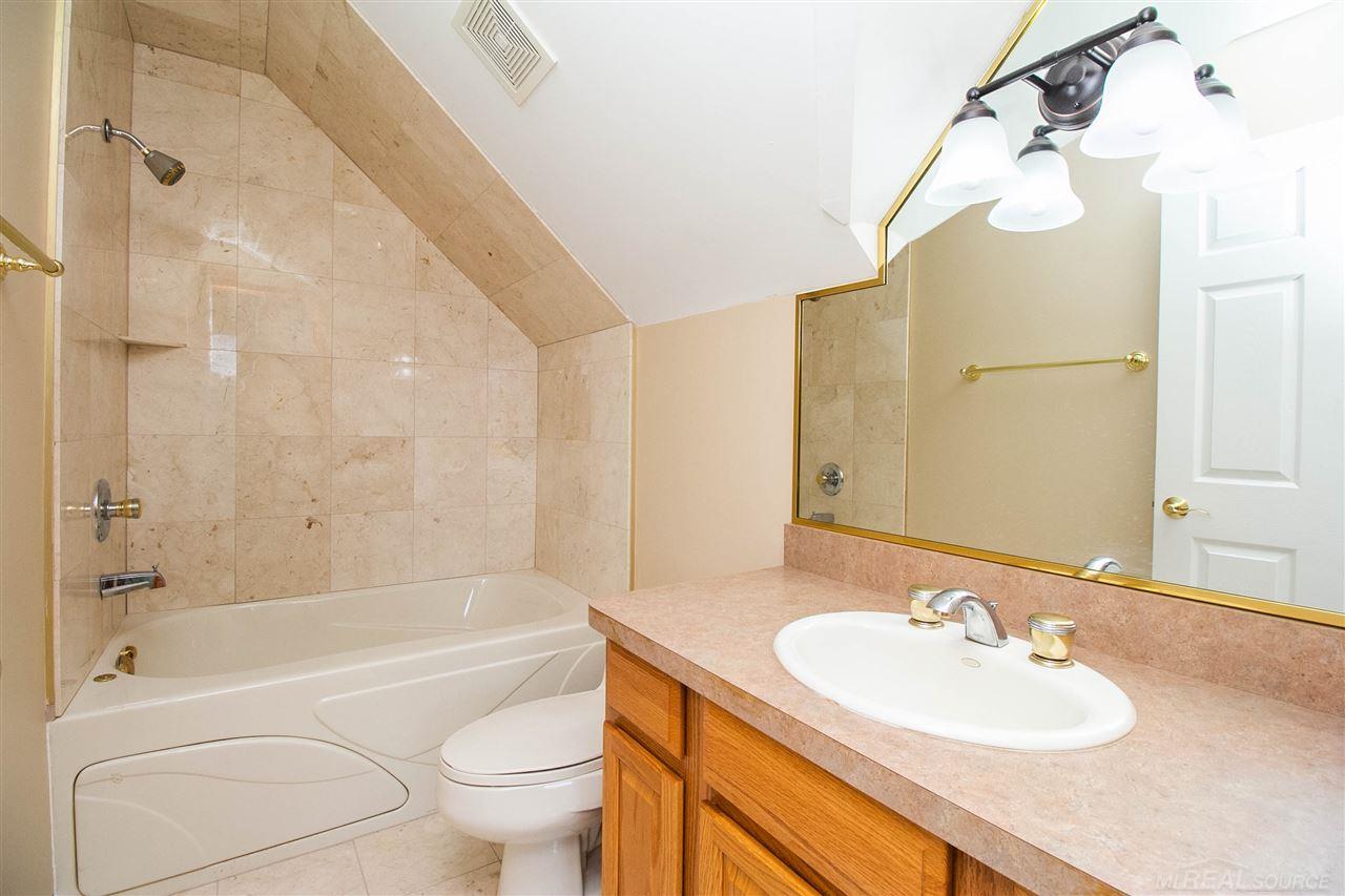 9155 Division Road Casco, MI 48064 - Photo 32 of 52