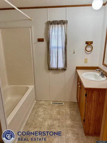 $35,900 | 477 Westshore Road, Casper, WY 82601