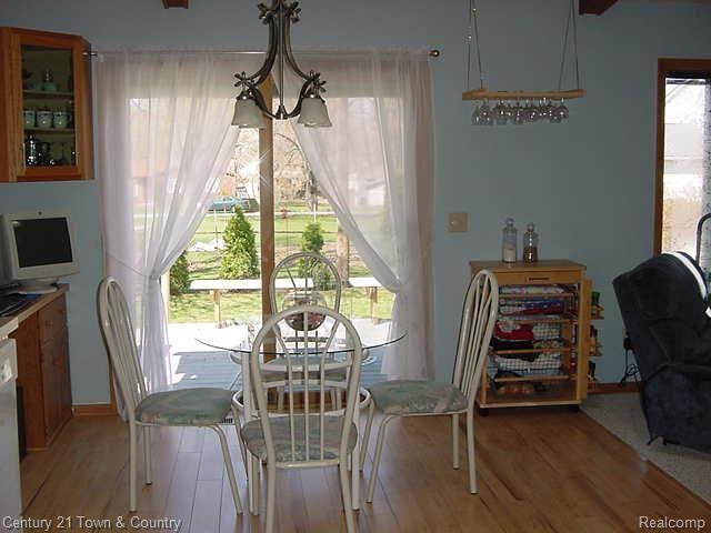 2868 Walsh Drive Rochester, MI 48309 - Photo 7 of 17 Nook with view to yard