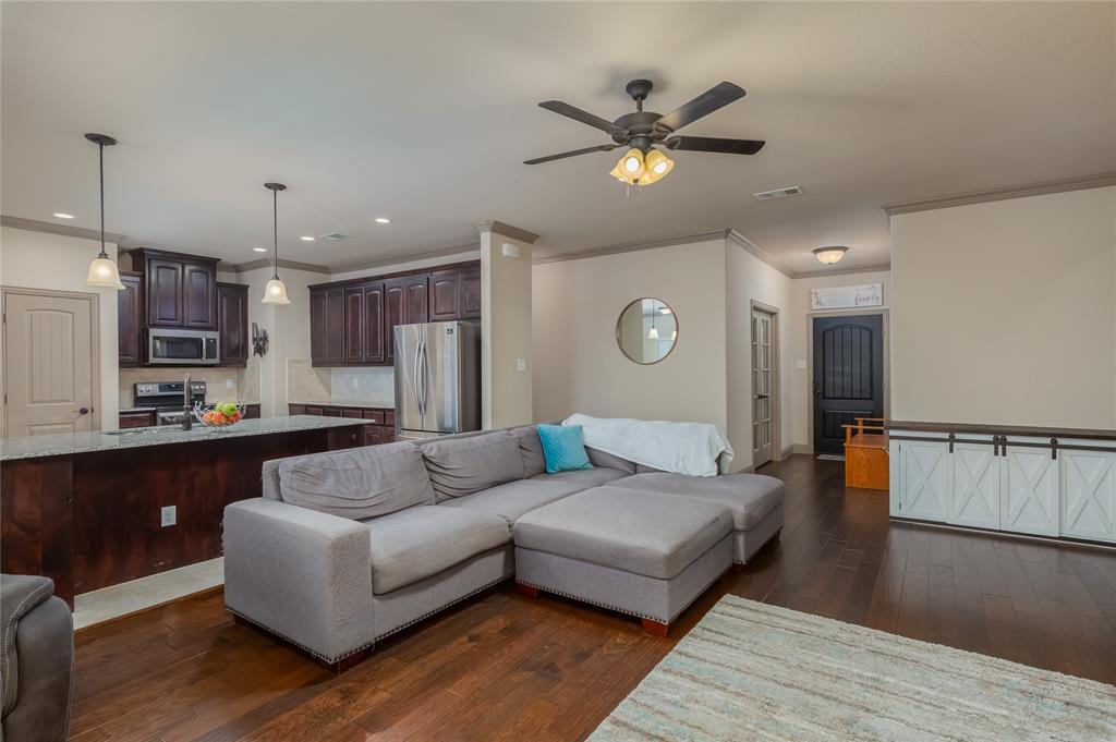 3841 West J E Woody Road Springtown, TX 76082 - Photo 7 of 40 Gallery Image 7