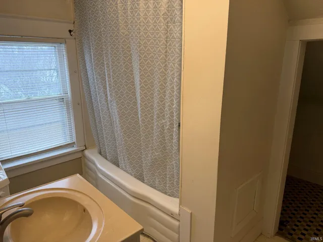 $164,900 | 1111 South 27th Street, South Bend, IN 46615