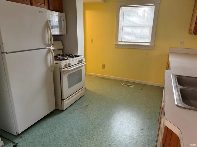 $164,900 | 1111 South 27th Street, South Bend, IN 46615