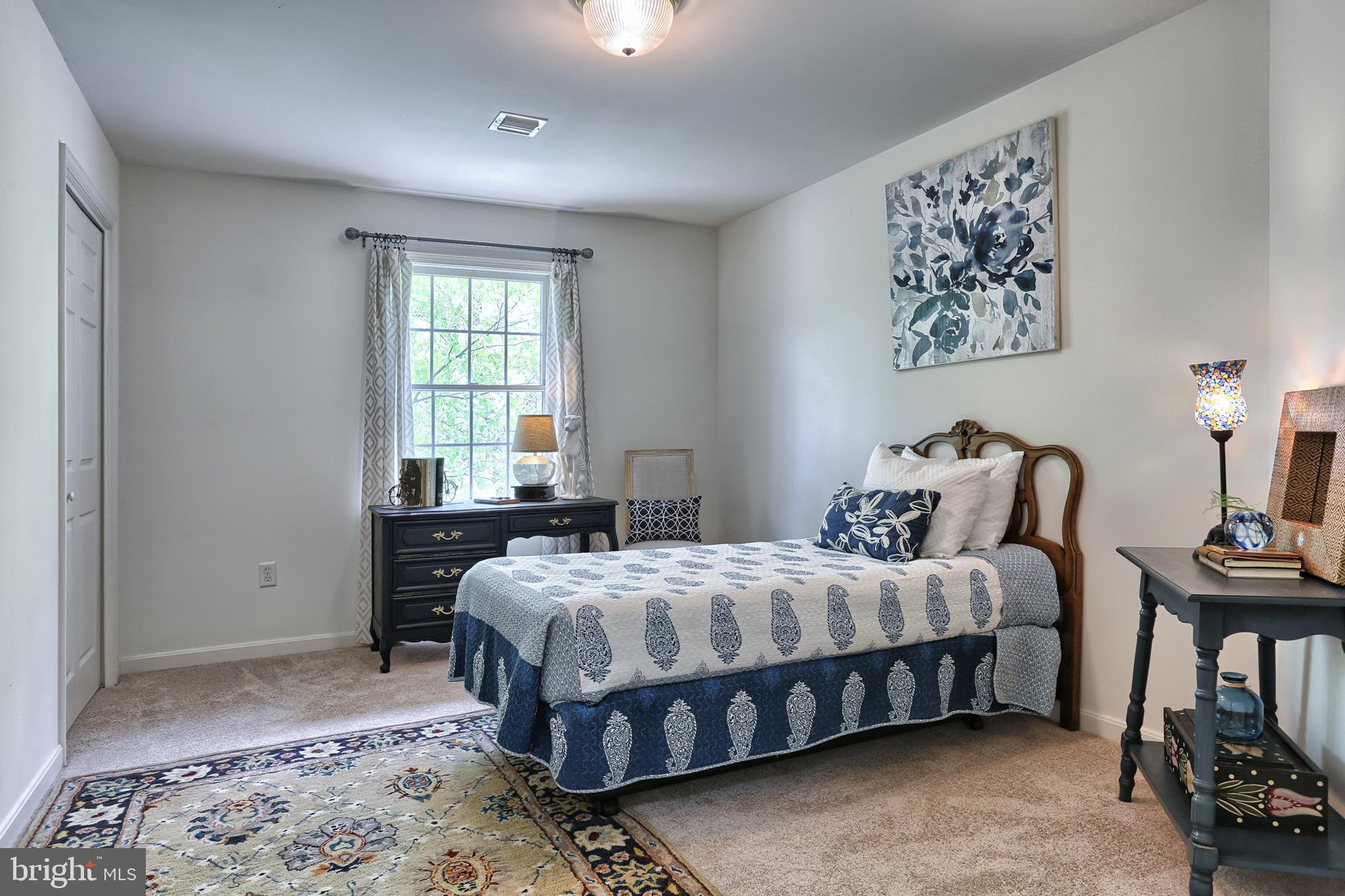 4527 Deer Path Road Harrisburg, PA 17110 - Photo 15 of 23 Inviting Guest Space