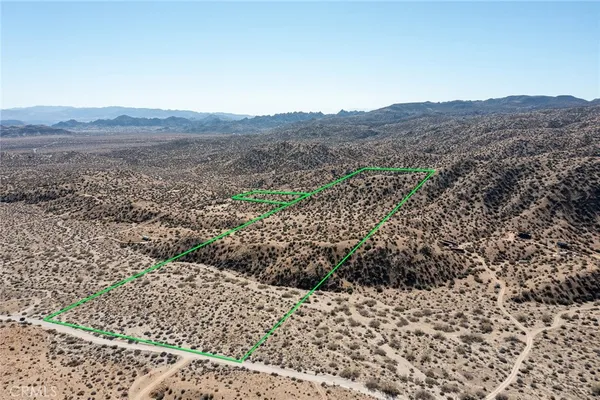 a view of a dry field