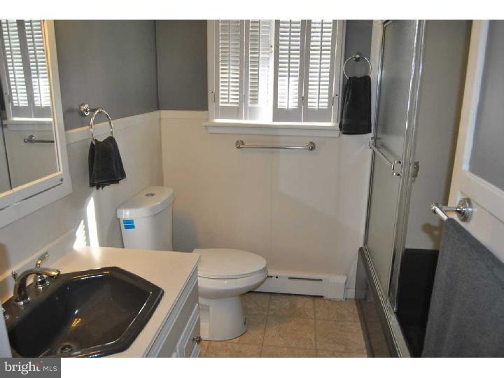 40 Hollow Road Telford, PA 18969 - Photo 11 of 25 Bathroom