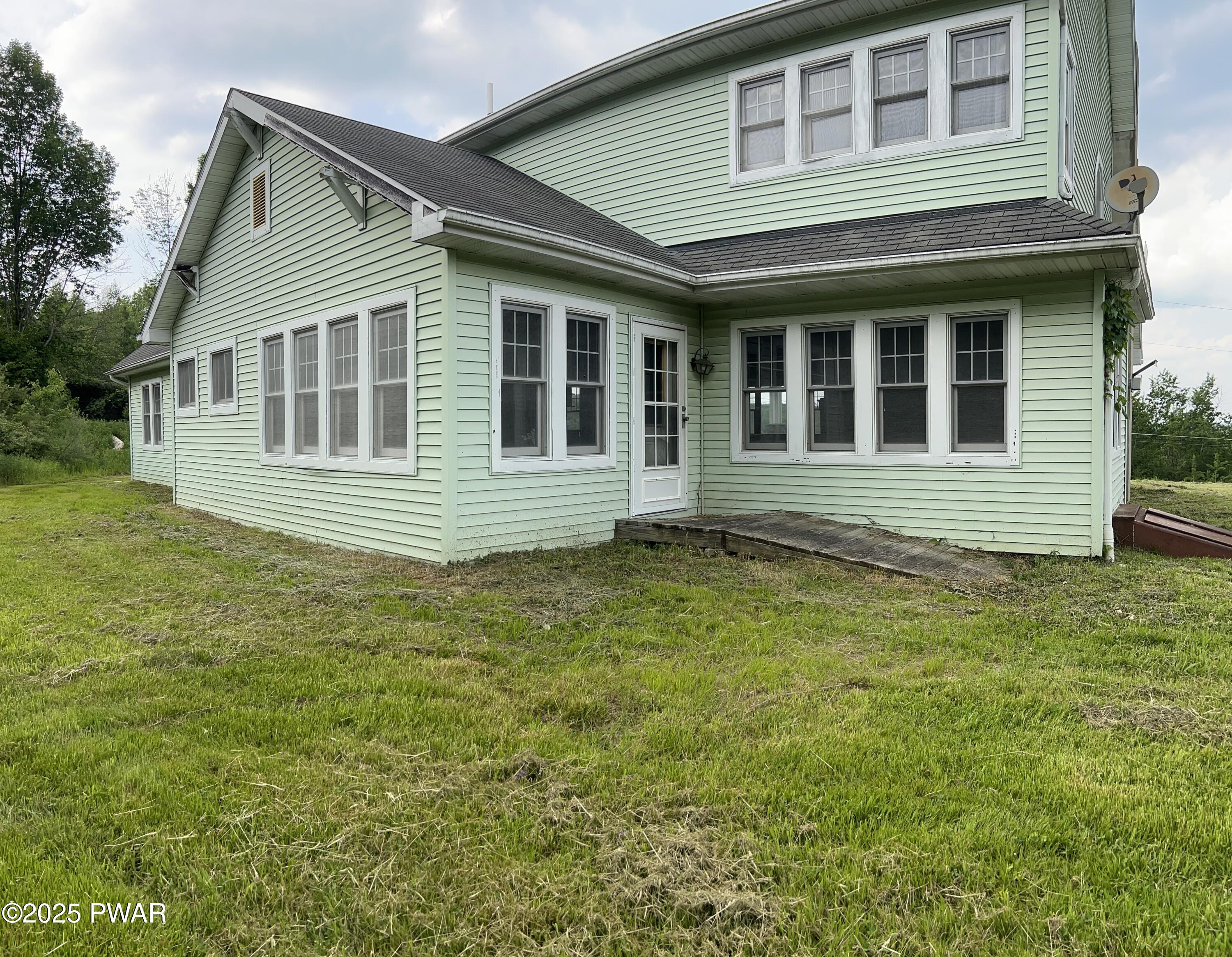 582 Spring Hill Road Moscow, PA 18444 - Photo 8 of 59 EXTERIOR