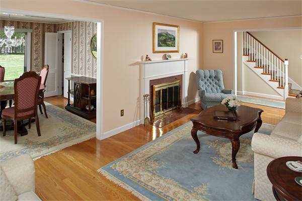 10 Longmeadow Road Hingham, MA 02043 - Photo 3 of 8 Gallery Image 3