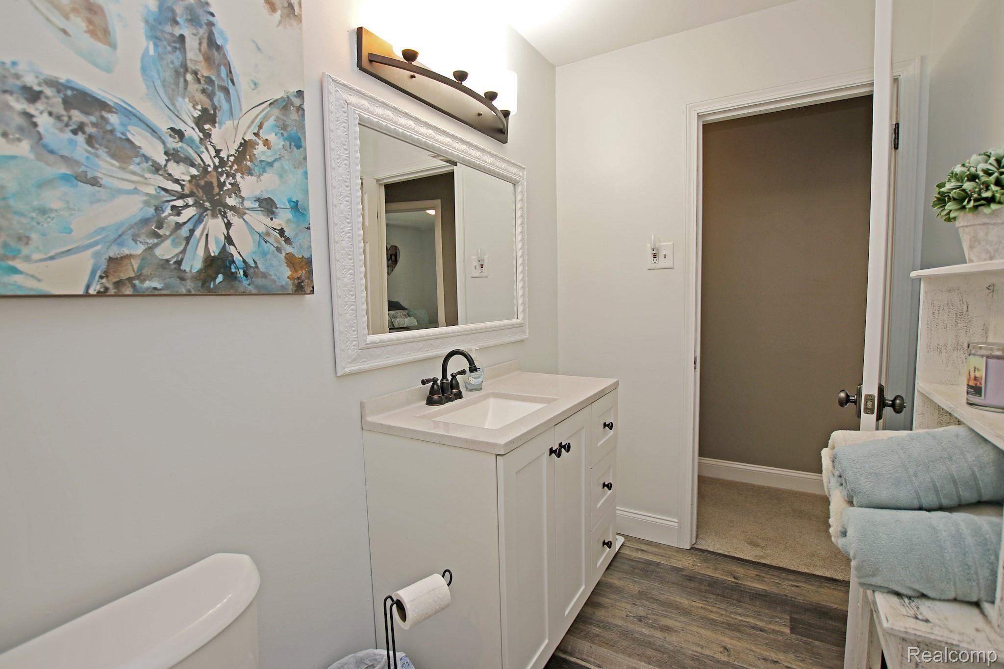 5248 Marconi Street Clarkston, MI 48348 - Photo 34 of 43 26) Bathroom.jpg