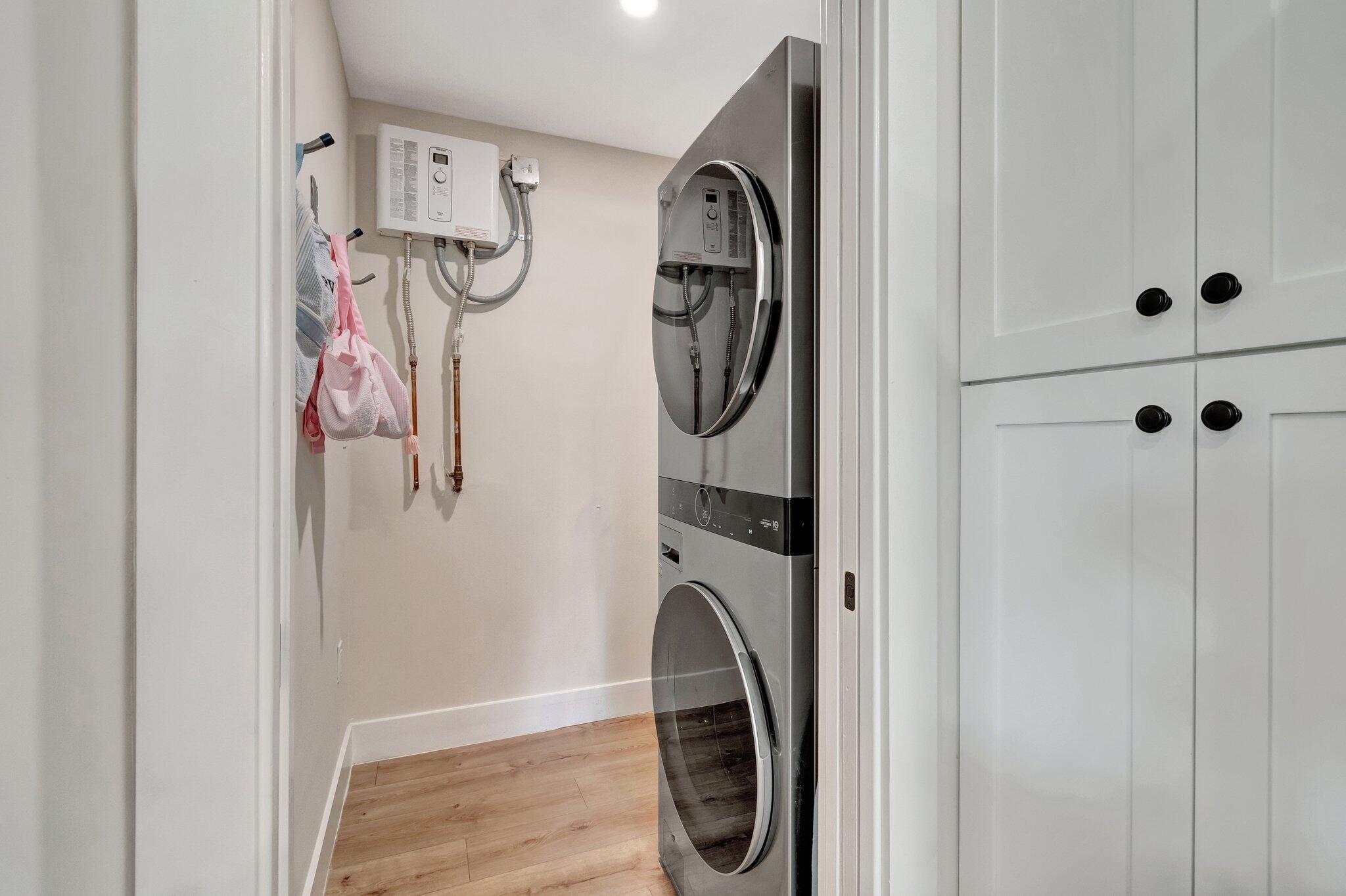 851 Southwest 7th Street Boca Raton, FL 33486 - Photo 11 of 36 Laundry room