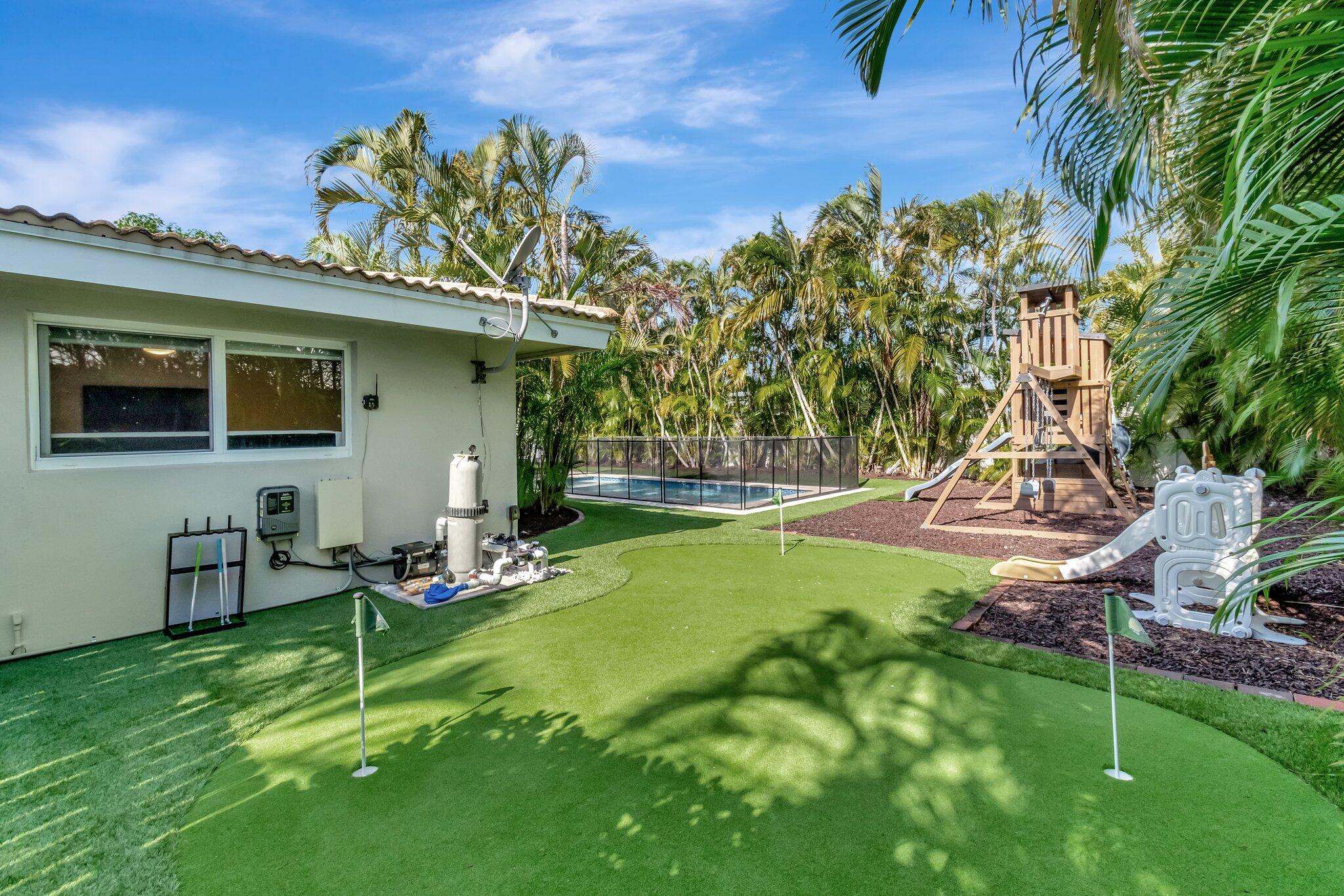 851 Southwest 7th Street Boca Raton, FL 33486 - Photo 30 of 36 Putting green