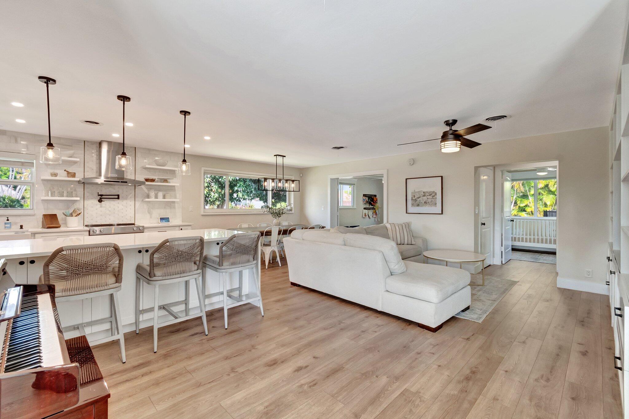 851 Southwest 7th Street Boca Raton, FL 33486 - Photo 3 of 36 Living area