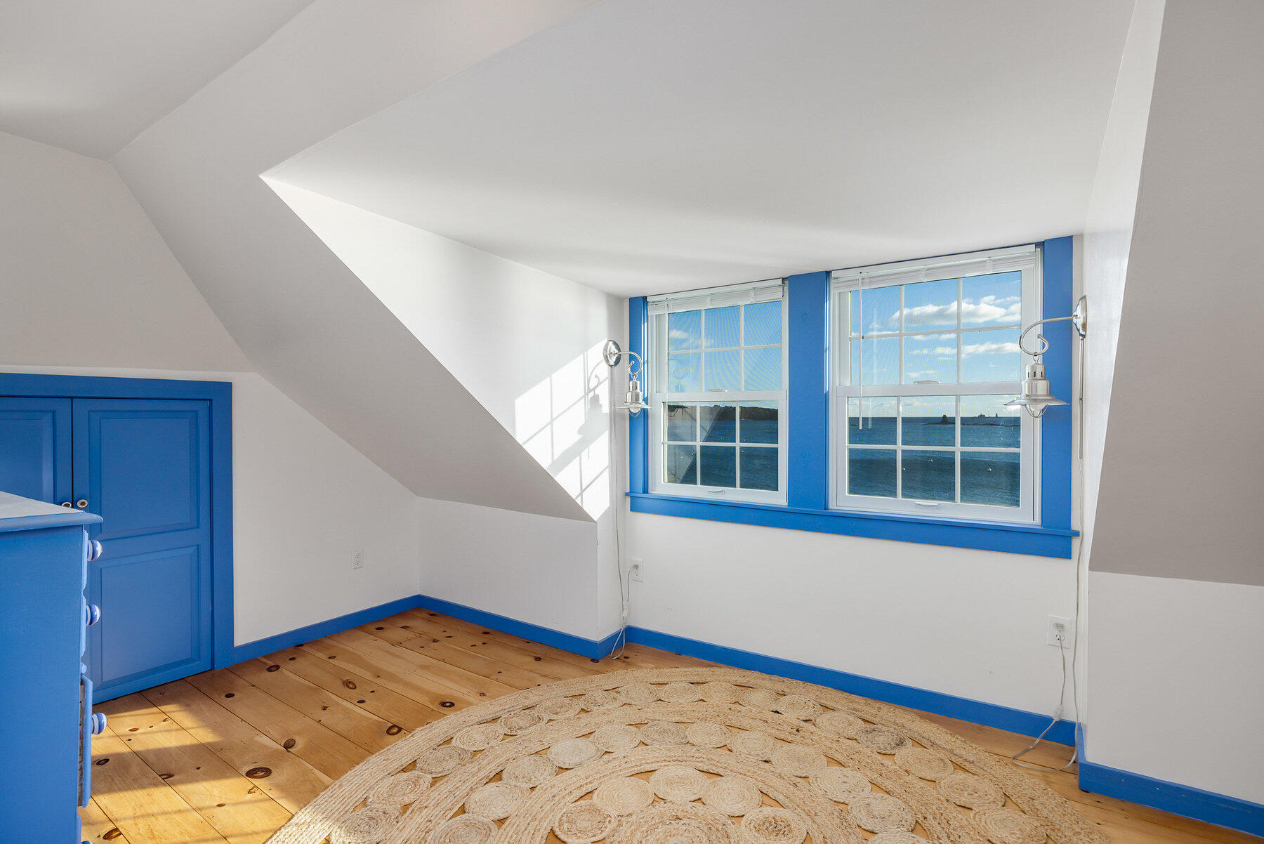 72 Pepperrell Road Kittery, ME 03905 - Photo 49 of 57 3rd floor ensuite bedroom