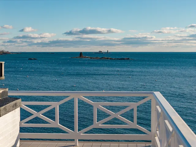 $2,600,000 | 72 Pepperrell Road, Kittery, ME 03905