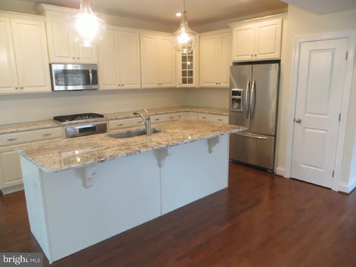 100 Hillside Circle Radnor, PA 19085 - Photo 6 of 22