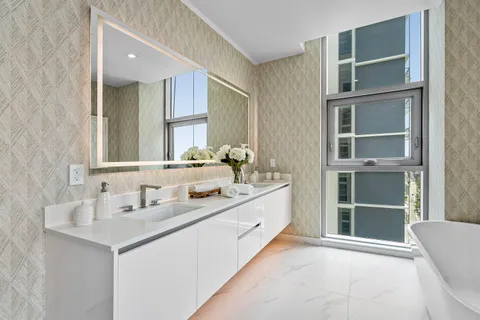 $2,895,000 | 220 Lake Shore Drive, Unit 2123, Lake Park, FL 33403