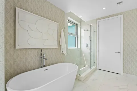 $2,895,000 | 220 Lake Shore Drive, Unit 2123, Lake Park, FL 33403