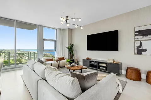 $2,895,000 | 220 Lake Shore Drive, Unit 2123, Lake Park, FL 33403
