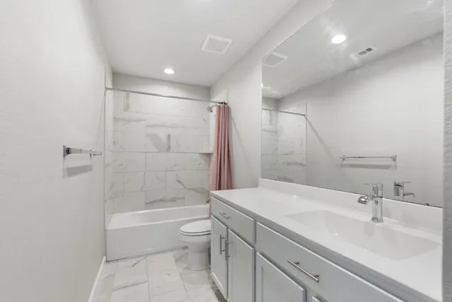 $415,000 | 14519 Tundra Swan Drive, Houston, TX 77049