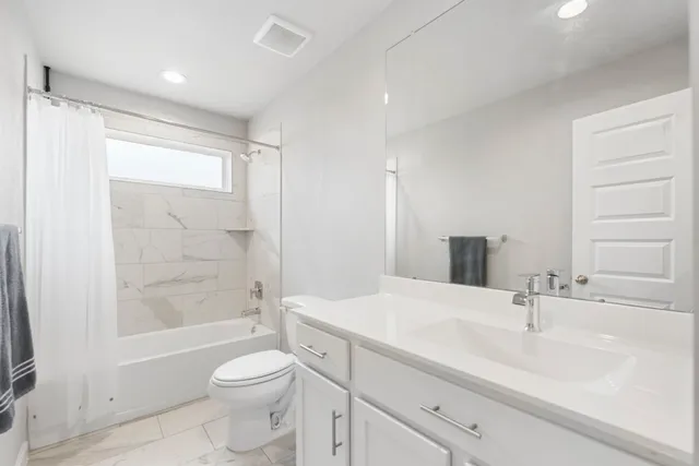 $415,000 | 14519 Tundra Swan Drive, Houston, TX 77049