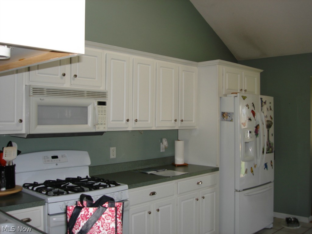 547 B Wilcox Road Youngstown, OH 44515 - Photo 5 of 16