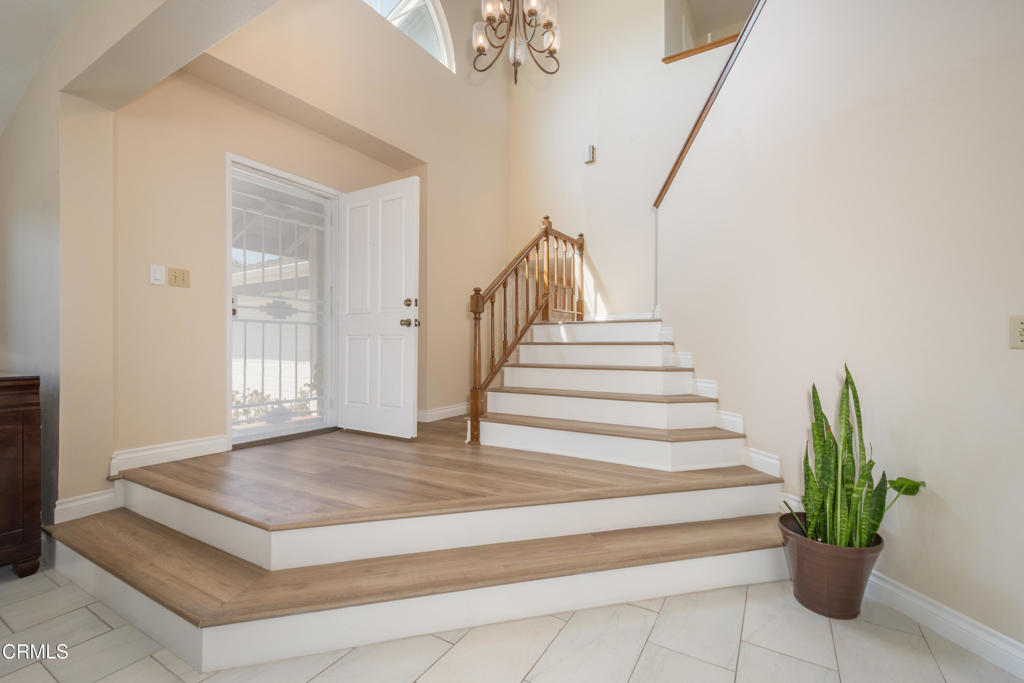 670 Joliet Place Oxnard, CA 93030 - Photo 5 of 33 a view of entryway with a front door