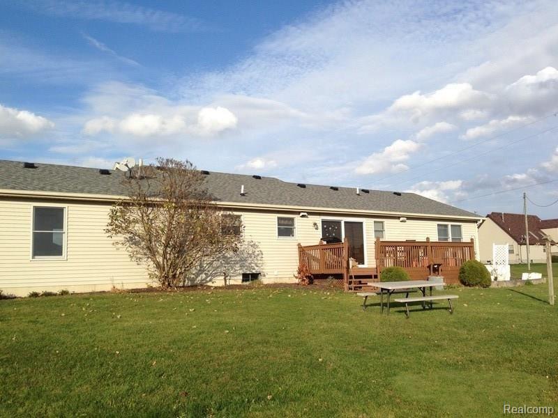 11585 Gilbert Road Memphis, MI 48041 - Photo 5 of 36 24051136-4.jpg