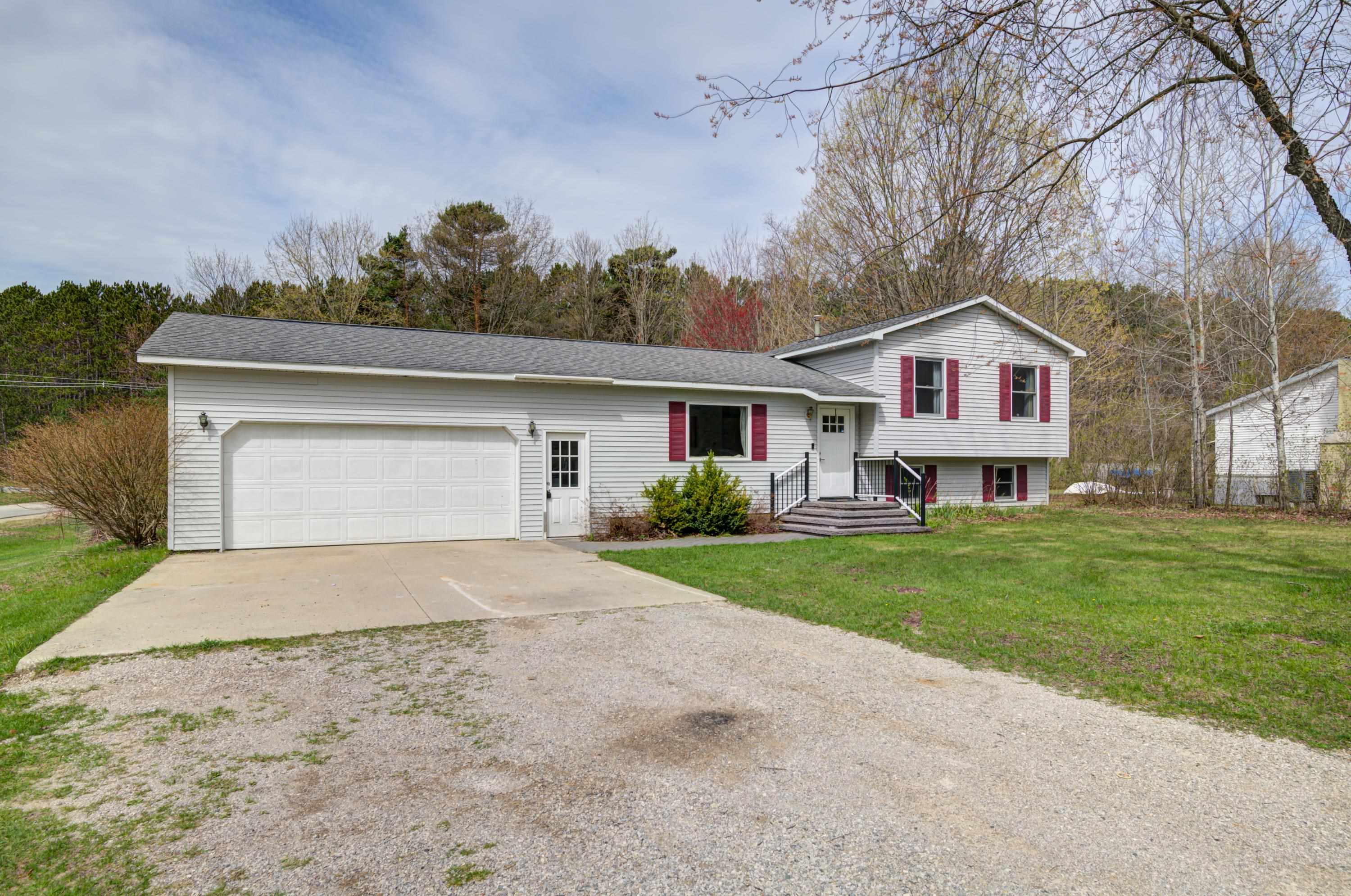 2575 Reily Court Traverse City, MI 49685 - Photo 21 of 42