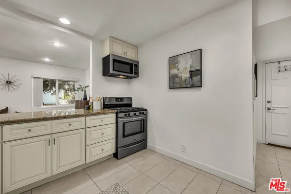 $1,285,000 | 1127 15th Street, Unit A, Santa Monica, CA 90403