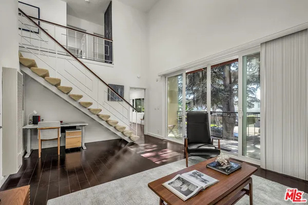 $1,285,000 | 1127 15th Street, Unit A, Santa Monica, CA 90403