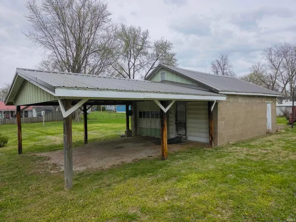 $97,500 | 1030 West 6th Street, Mount Carmel, IL 62863