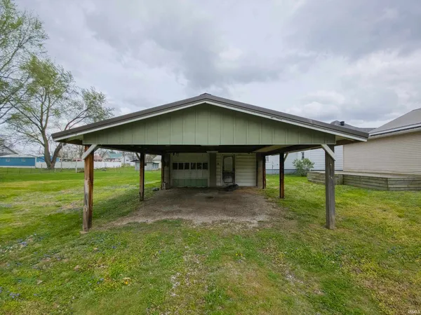 $97,500 | 1030 West 6th Street, Mount Carmel, IL 62863