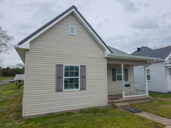 $97,500 | 1030 West 6th Street, Mount Carmel, IL 62863