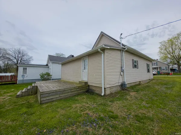 $97,500 | 1030 West 6th Street, Mount Carmel, IL 62863