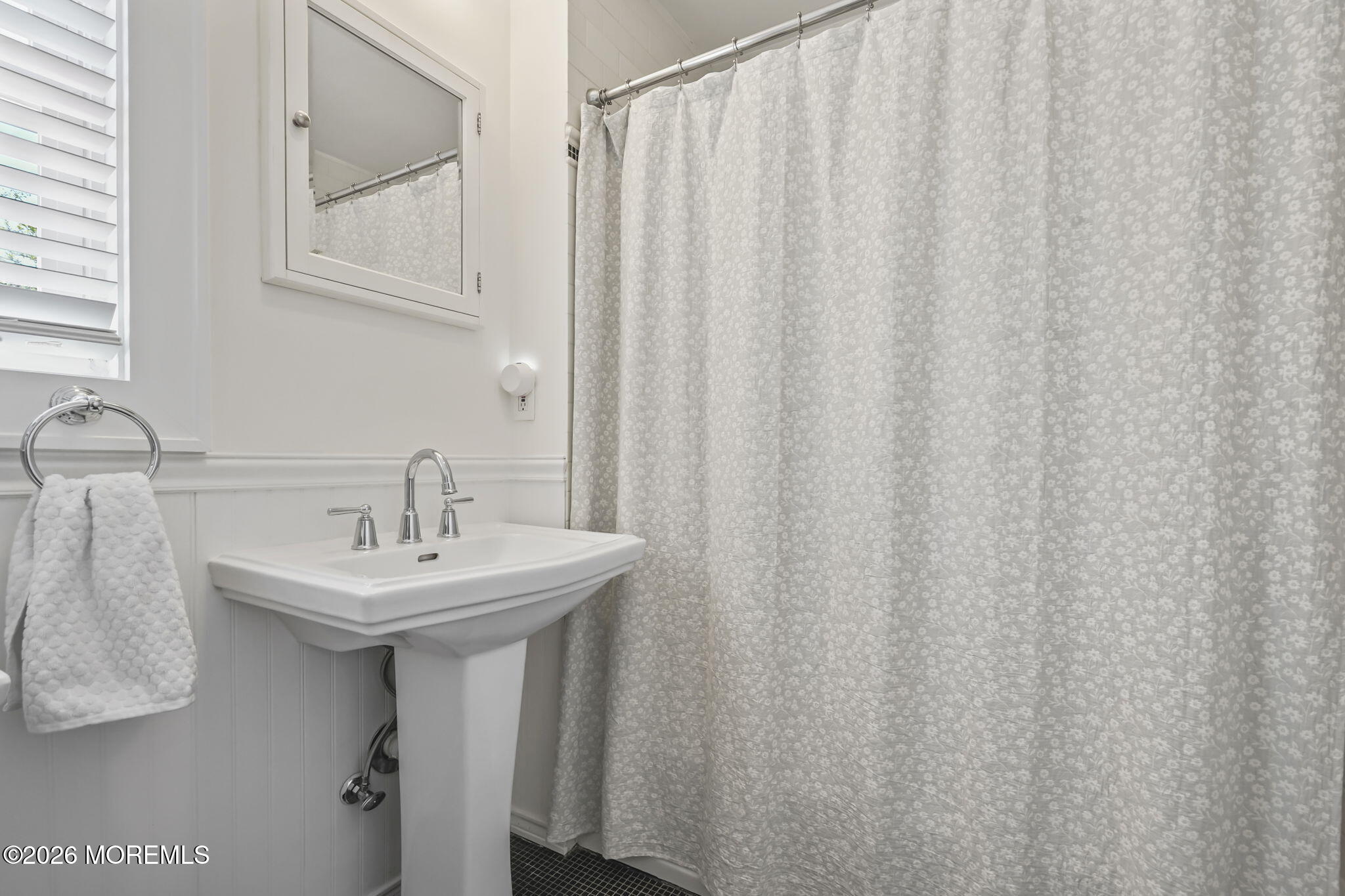 636 Ridgedale Avenue Woodbridge, NJ 07095 - Photo 16 of 32 17-web-or-mls-DSC08446