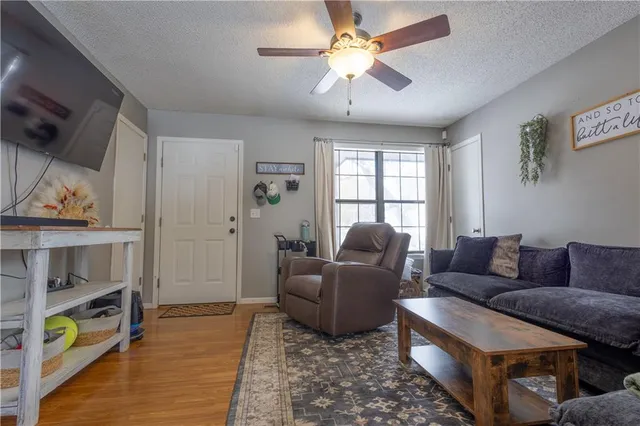 $240,000 | 6320 Pamela Drive, St. Joseph, MO 64504